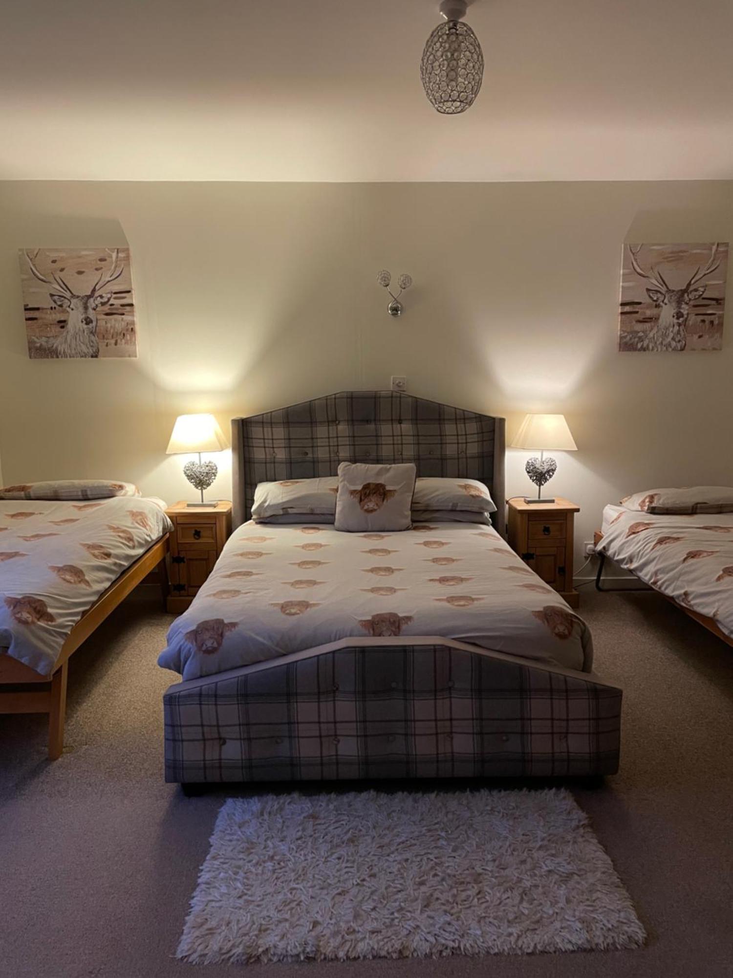 Charleston Apartment Self Catering 5 Min Drive From Town Centre إينفيرنيس المظهر الخارجي الصورة